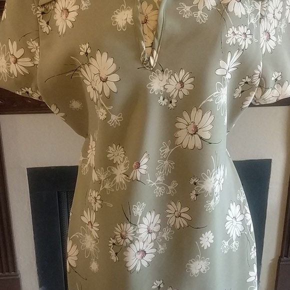 Rampage Clothing Green Floral Dress 3 - Picture 3 of 5